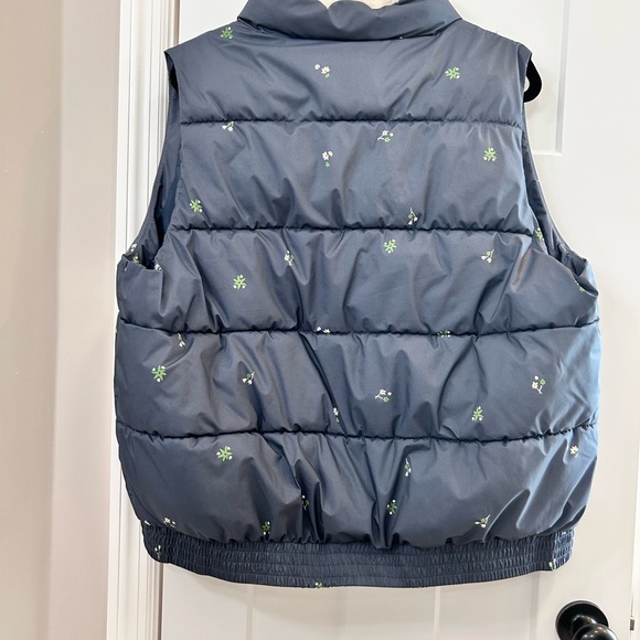 Universal Thread Blue Floral Puffer Vest - Picture 2 of 5